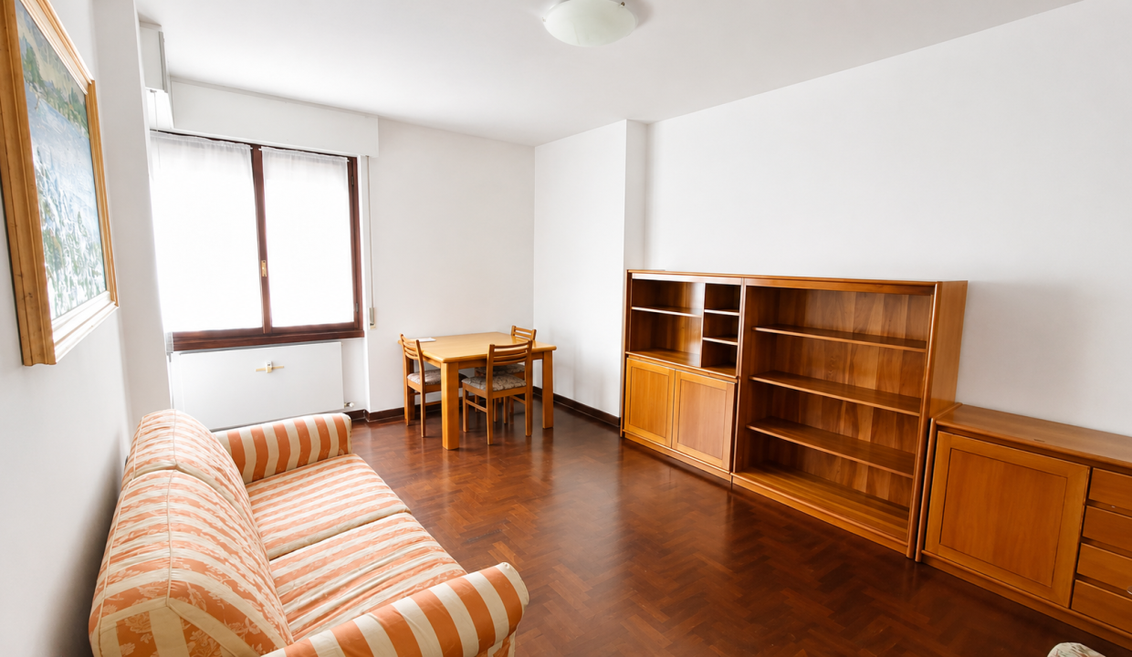 BILOCALE LECCO CON TERRAZZO SOGGIORNO