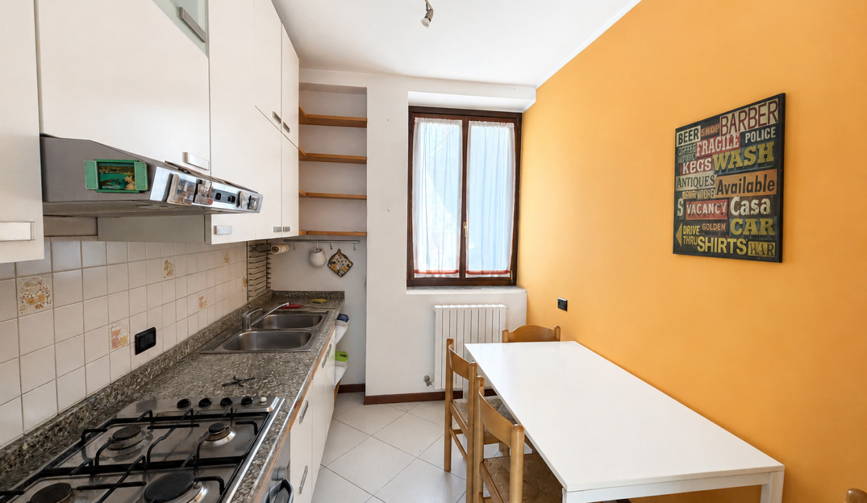 TRILOCALE AD ABBADIA LARIANA CON BALCONE 05