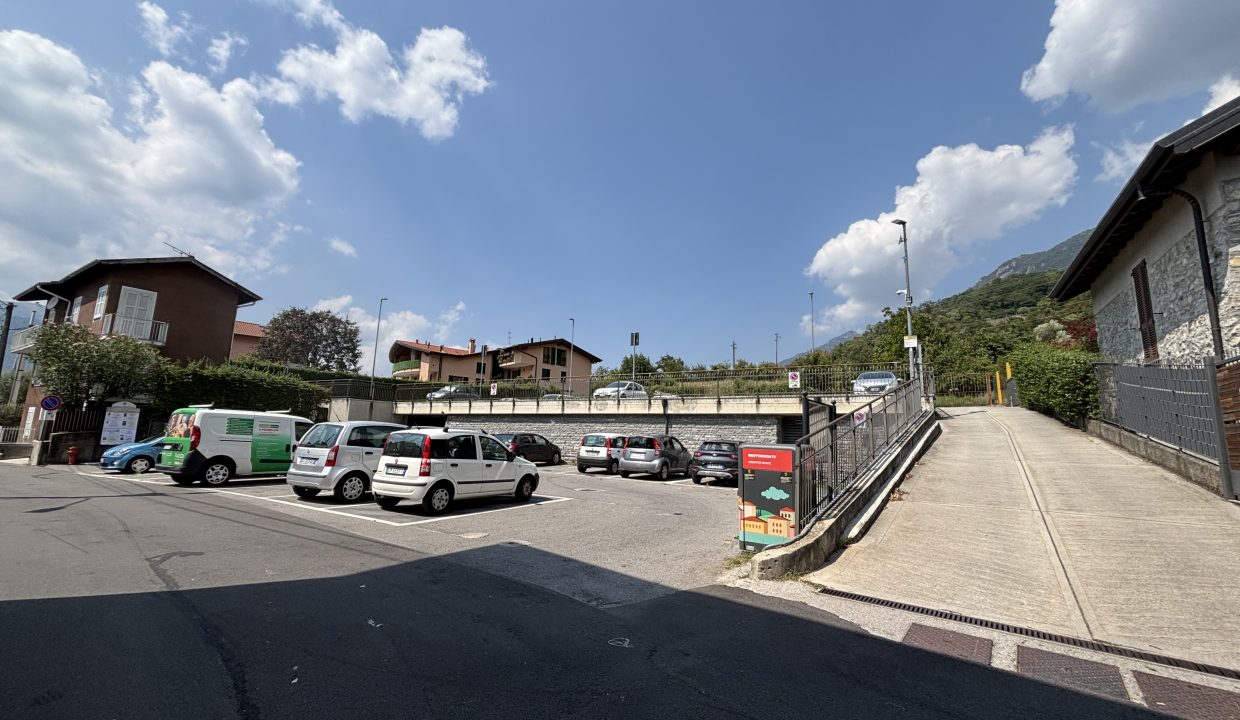 TRILOCALE AD ABBADIA LARIANA CON BALCONE 19