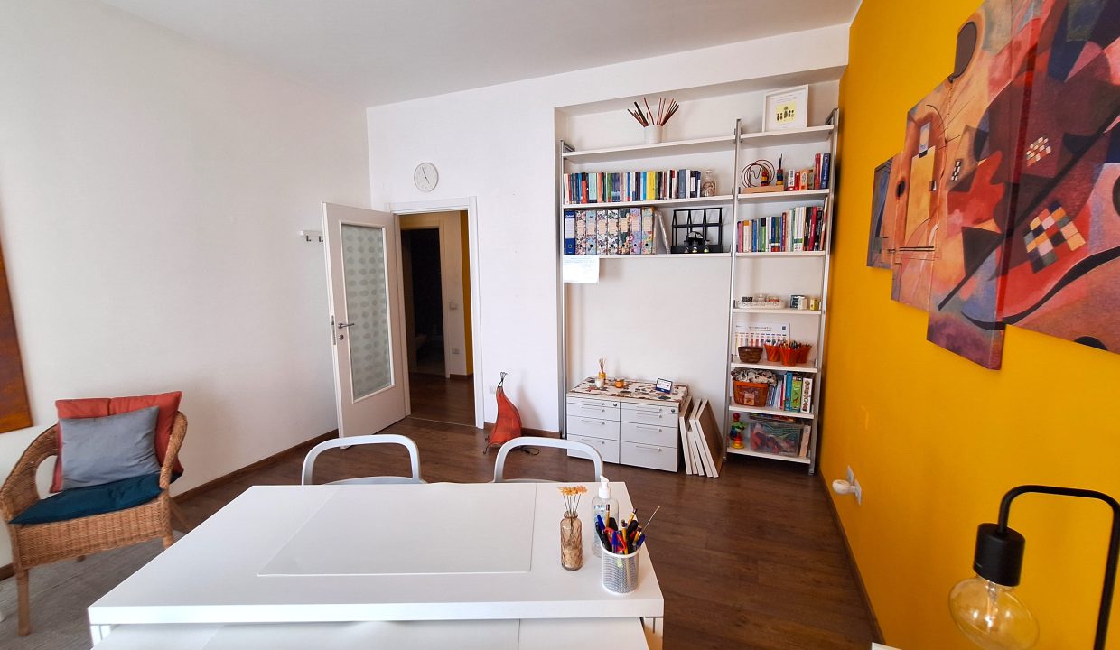 UFFICIO LECCO ZONA TURATI BALCONE ufficio 3.1