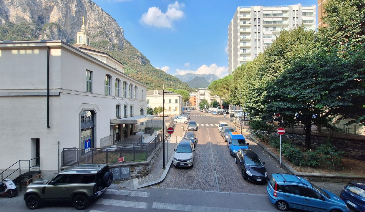 UFFICIO LECCO ZONA TURATI BALCONE vista 2