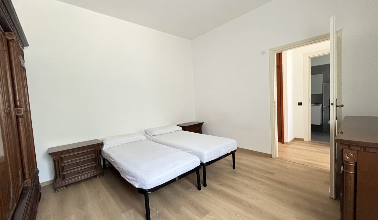 10 BILOCALE CON BALCONE LECCO BELLEDO