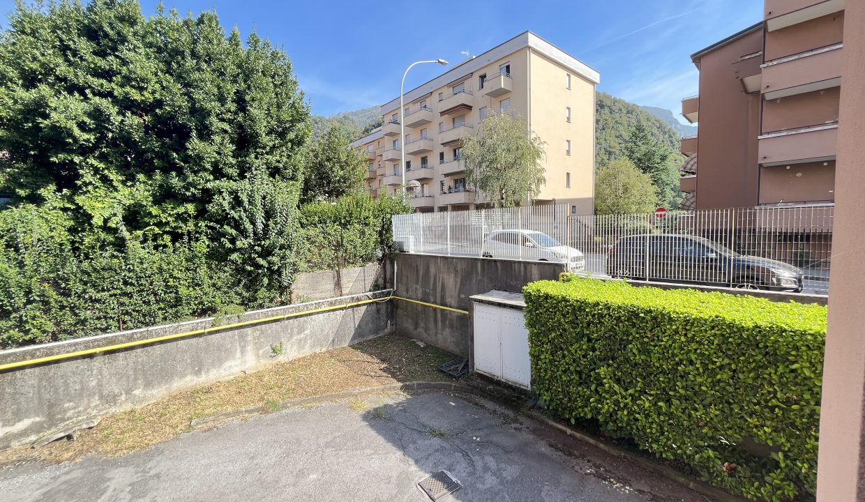 11 BILOCALE CON BALCONE LECCO BELLEDO