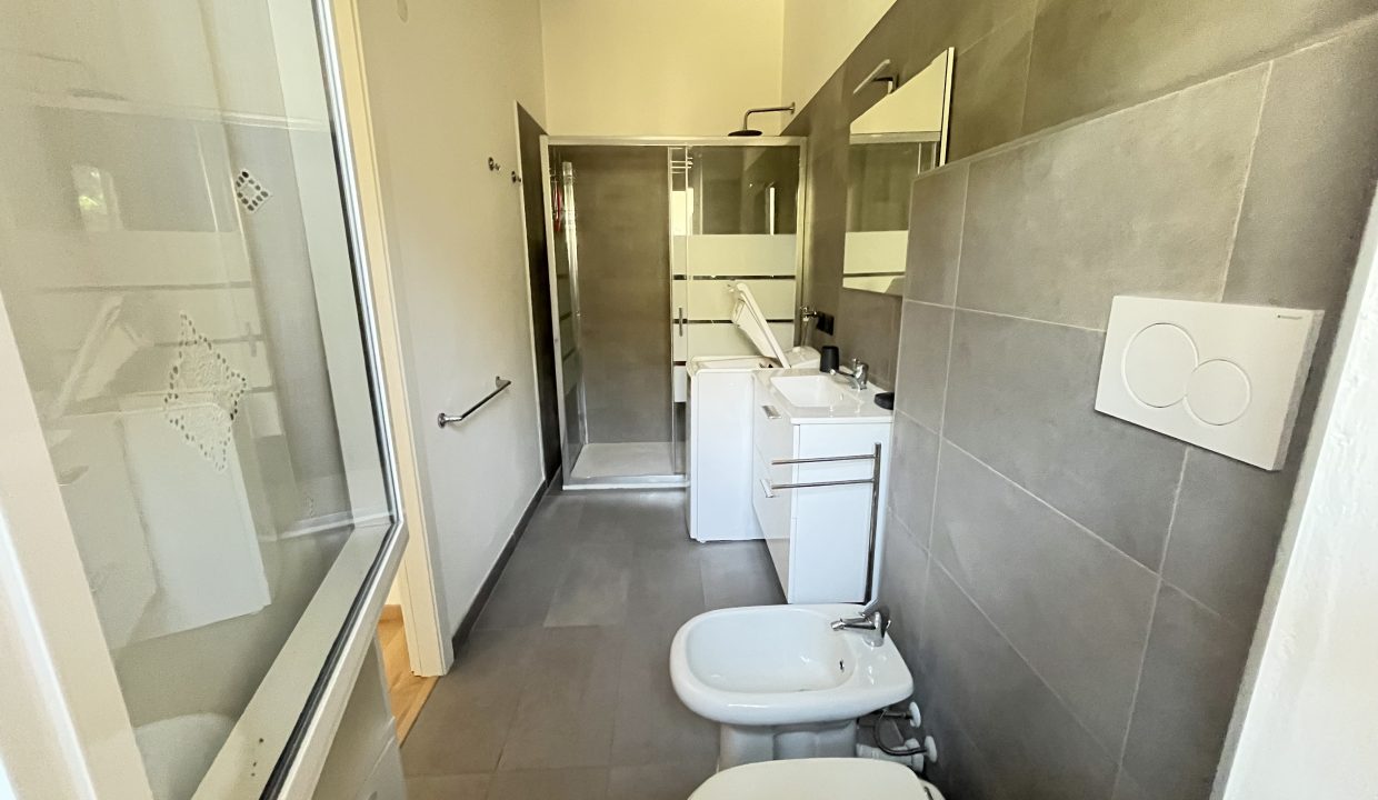 14 BILOCALE CON BALCONE LECCO BELLEDO