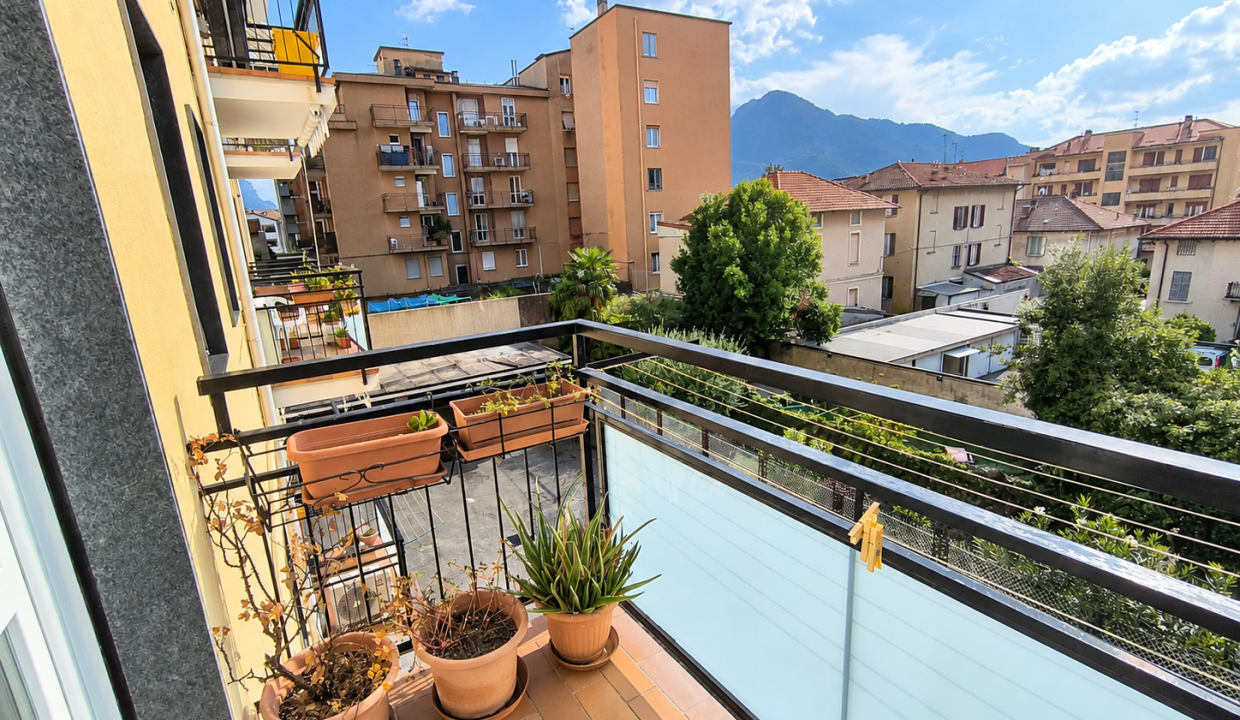 16 BILOCALE CON BALCONI A LECCO ZONA VIALE TURATI