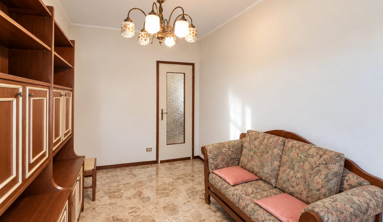 20 QUADRILOCALE CON BALCONI E BOX AUTO LECCO