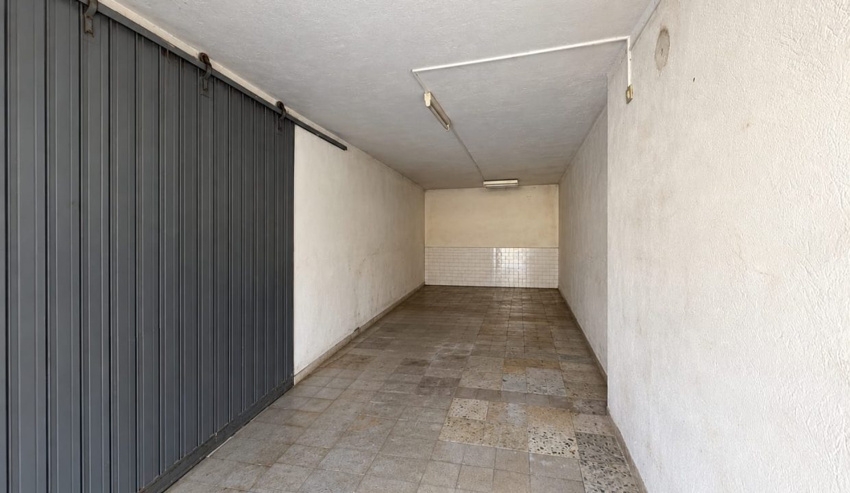 26 QUADRILOCALE CON BALCONI E BOX AUTO LECCO