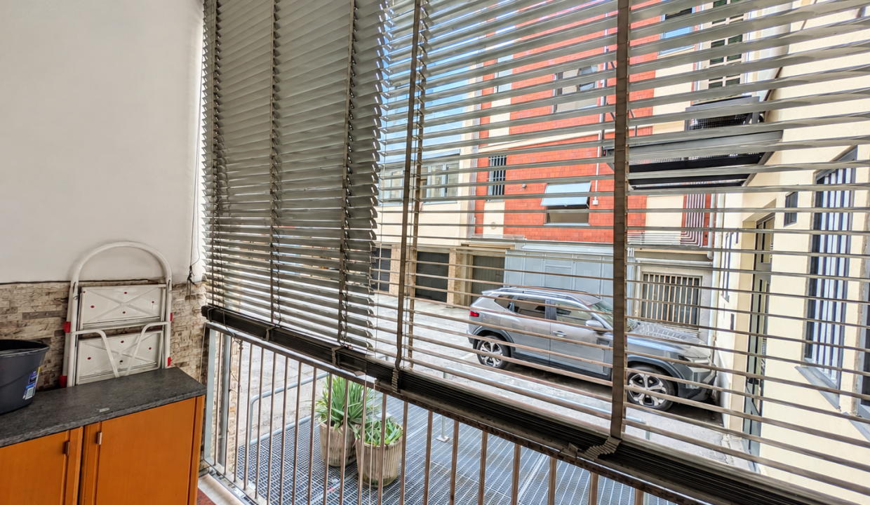 QUADRILOCALE ZONA VIALE TURATI CON BALCONE 09 flip