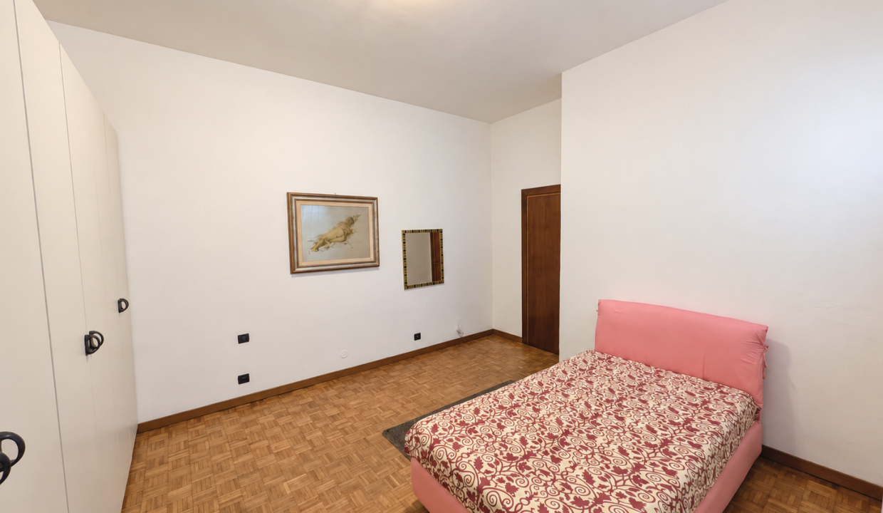 QUADRILOCALE ZONA VIALE TURATI CON BALCONE 13