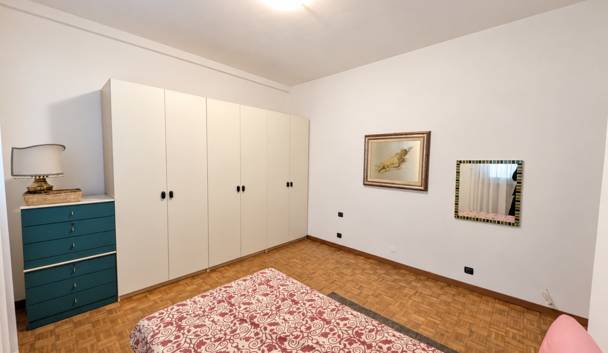 QUADRILOCALE ZONA VIALE TURATI CON BALCONE 14