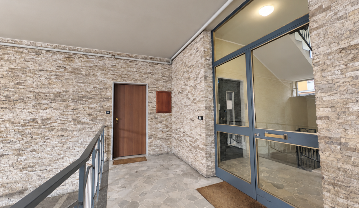 QUADRILOCALE ZONA VIALE TURATI CON BALCONE 22