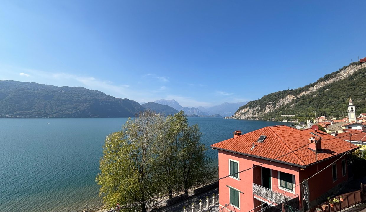 TRILOCALE A MANDELLO CON BALCONE VISTA LAGO (15)