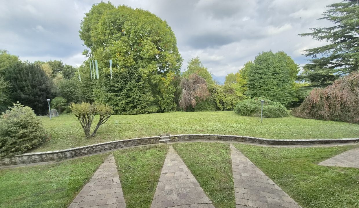 VILLA SIGNORILE CON GIARDINO BULCIAGO 13