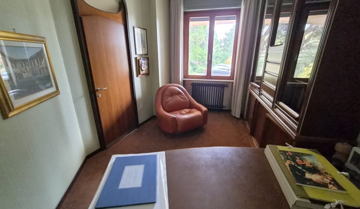 VILLA SIGNORILE CON GIARDINO BULCIAGO 30